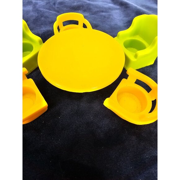Vintage Fisher Price Little‎ Peoples Table And Chairs Yellow And Green - Picture 7 of 10